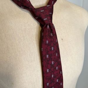 BoxLunch exclusive Harry Potter Gryffindor Burgundy Silk Tie Necktie